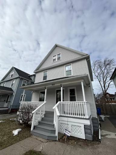Main picture of 810 Avenue D