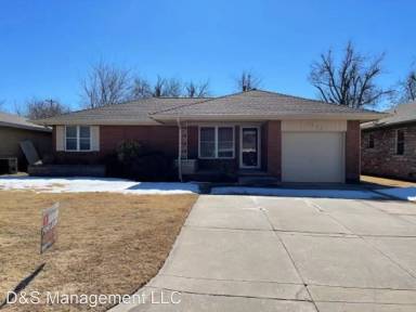Main picture of 1222 SW 45th St