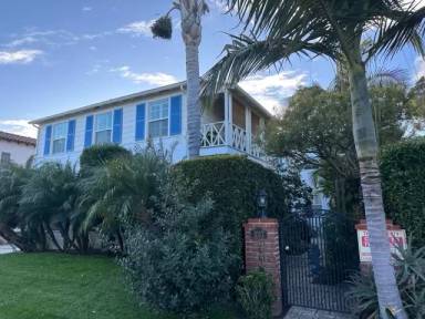 Main picture of 1061 1/2 Masselin Ave