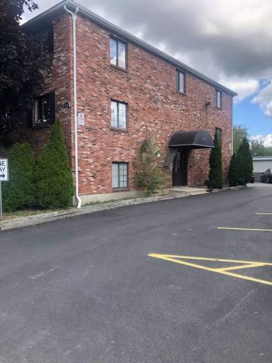 Main picture of 153 W Hancock St