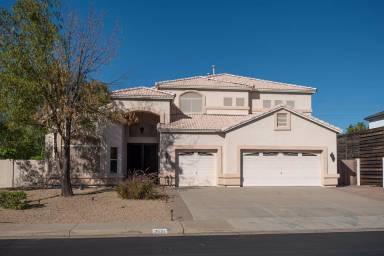 Main picture of 2524 N Sunrise
