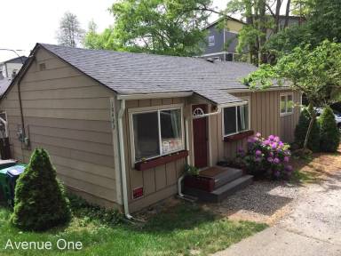 Main picture of 10423 1st Ave SW
