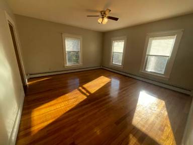 Main picture of 42 Charlton St