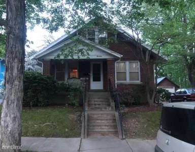 Main picture of 14 N Henderson Ave