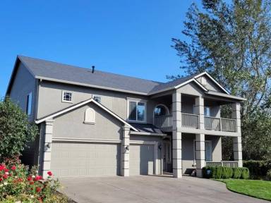 Main picture of 17812 NE 38th Way