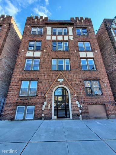 Main picture of 130 Corbin Ave
