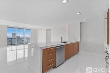 Main picture of 50 Biscayne Condos