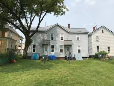 Main picture of 374 Pine St