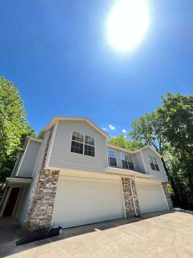 Main picture of 1455 N Gregg Ave