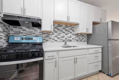 Main picture of 7531 S Essex Ave