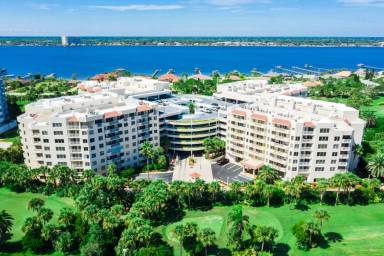 Main picture of Oceans Cloverleaf Condominiums