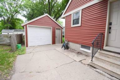 Main picture of 1208 5th St SE