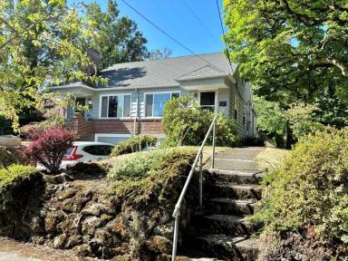 Main picture of 6905 SE 17th Ave