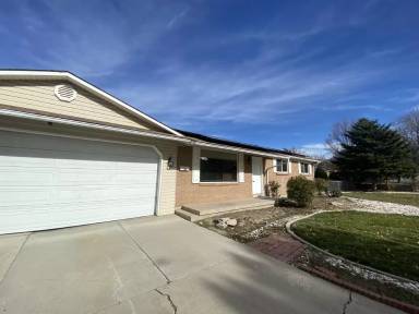 Main picture of 189 E Tennyson Ave