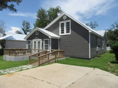 Main picture of 225 Hamilton Ave