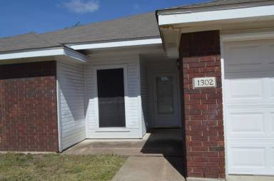 Main picture of 1302 Creek St