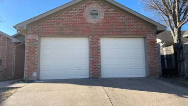 Main picture of 919 Richards Dr