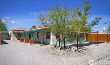 Main picture of 3035 N Cherry Ave