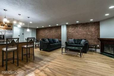 Main picture of 403 Marlborough St