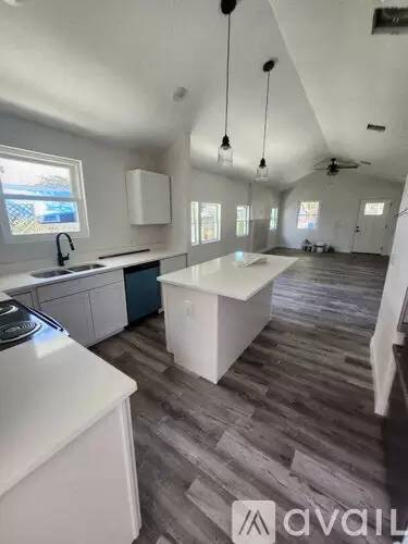 Main picture of 2104 10th St S
