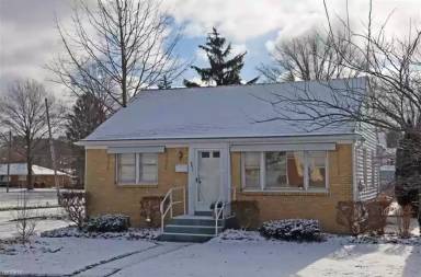 Main picture of 461 E 35th St