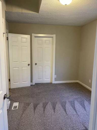 Main picture of 920 N High St