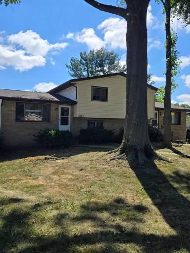 Main picture of 6642 Ravenwood Ave NW