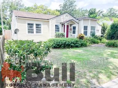 Main picture of 712 Floral Dr