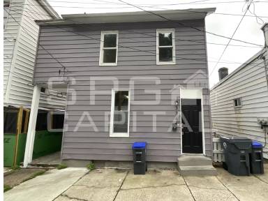 Main picture of 334 S 3rd St