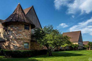 Main picture of Castlewood Apartments