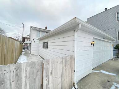 Main picture of 631 Mulberry St