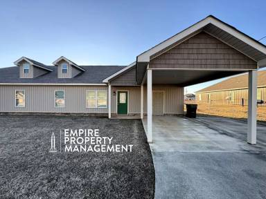 Main picture of 216 Fern Bank Dr