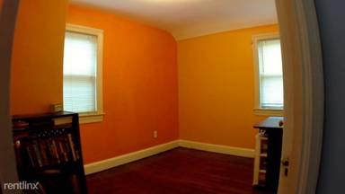 Main picture of 1807 41st Pl SE