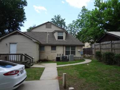 Main picture of 736 S Fannin Ave