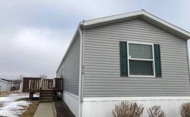 Main picture of Holiday Mobile Home Court
