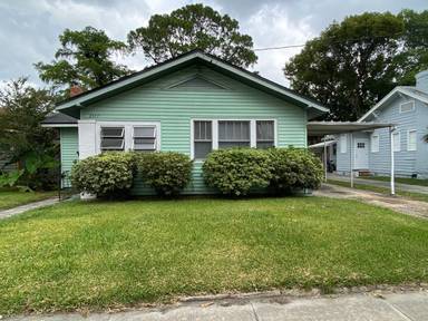 Main picture of 2577 College St