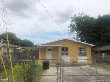 Main picture of 2439 NW 41st St