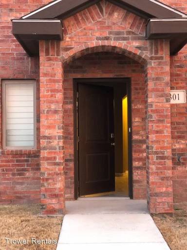 Main picture of 301 Old Course Rd