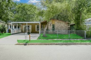 Main picture of 838 Green Park St