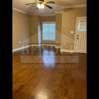 Main picture of 250 Ramsey St NE