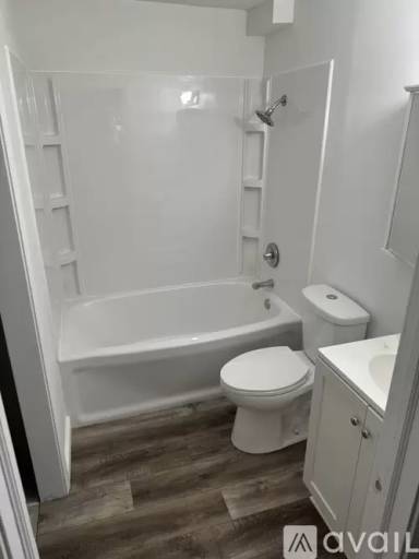 Main picture of 907 Wood Ave