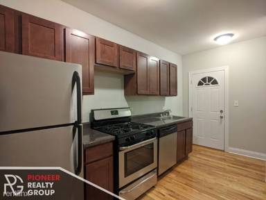 Main picture of 947-57 W Cornelia Ave