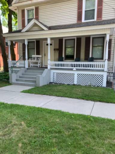 Main picture of 212 Circular St