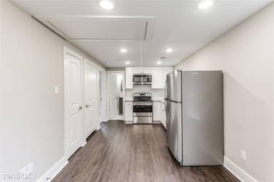 Main picture of 8009 Capitol St
