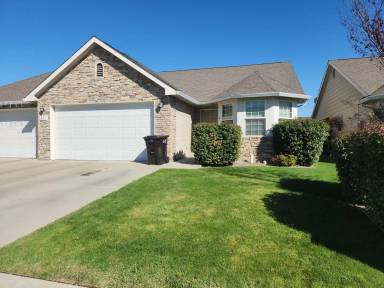 Main picture of 801 S 89th Ave