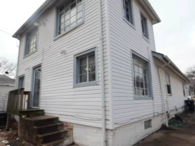 Main picture of 122 N High St