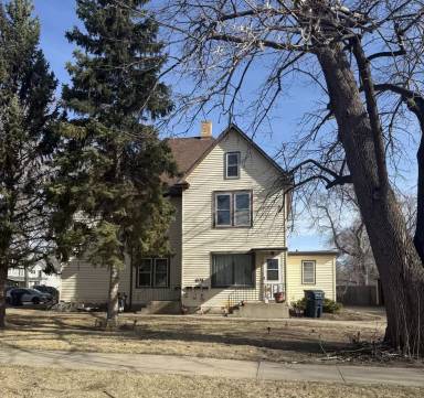 Main picture of 405 3rd Ave SE