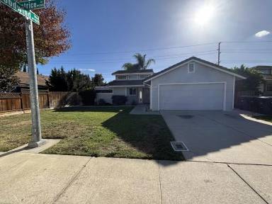 Main picture of 2416 Beatrice Ln