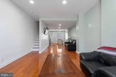 Main picture of 7 Wheeler Ave