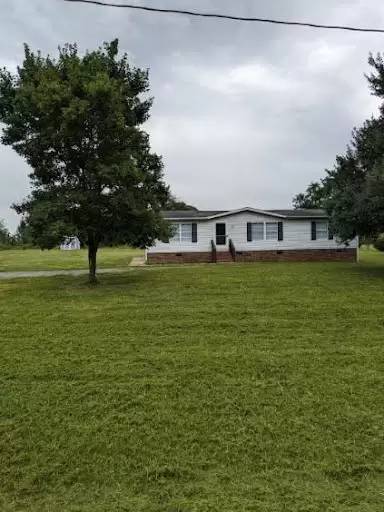 Main picture of 303 Lindsey Farm Rd
